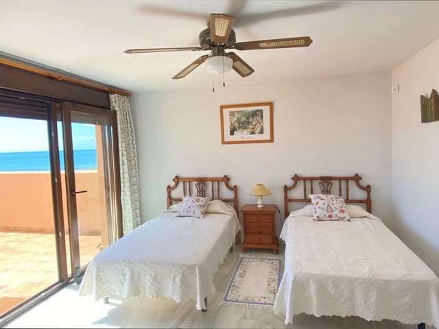 Image No.20-4 Bed Townhouse for sale
