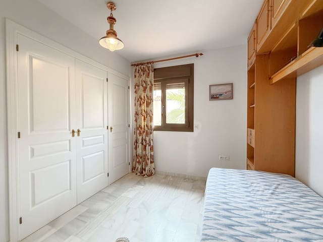 Image No.23-4 Bed Townhouse for sale