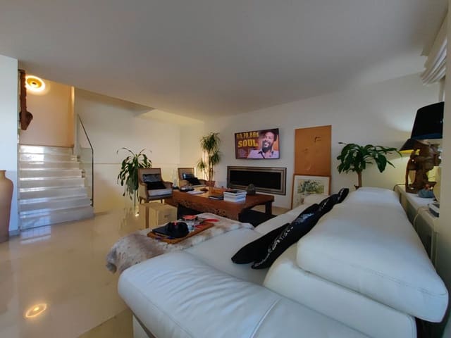 Image No.3-3 Bed Apartment for sale