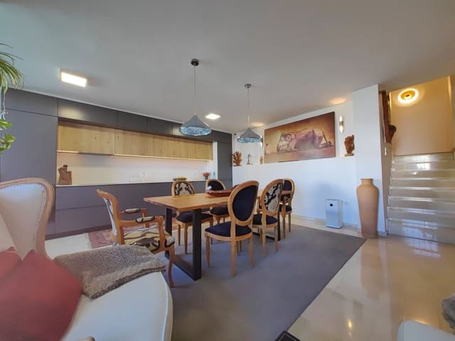 Image No.9-3 Bed Apartment for sale