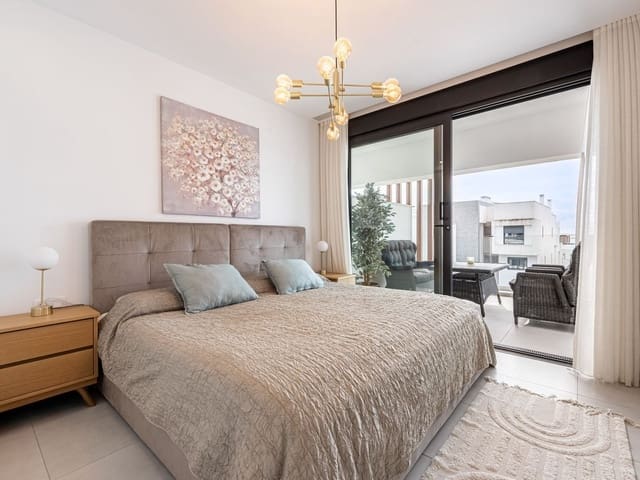 Image No.20-3 Bed Townhouse for sale