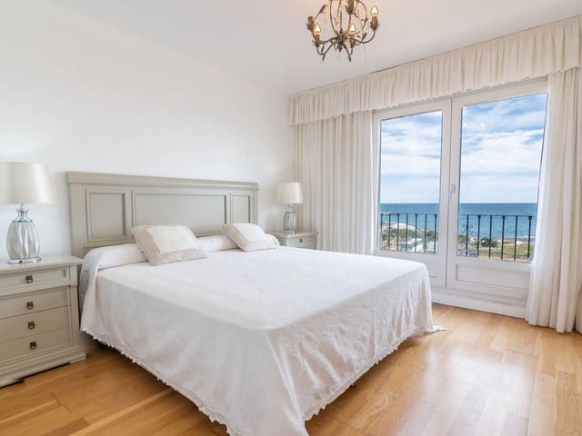 Image No.20-4 Bed Townhouse for sale