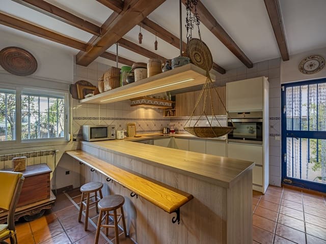 Image No.8-4 Bed Villa for sale