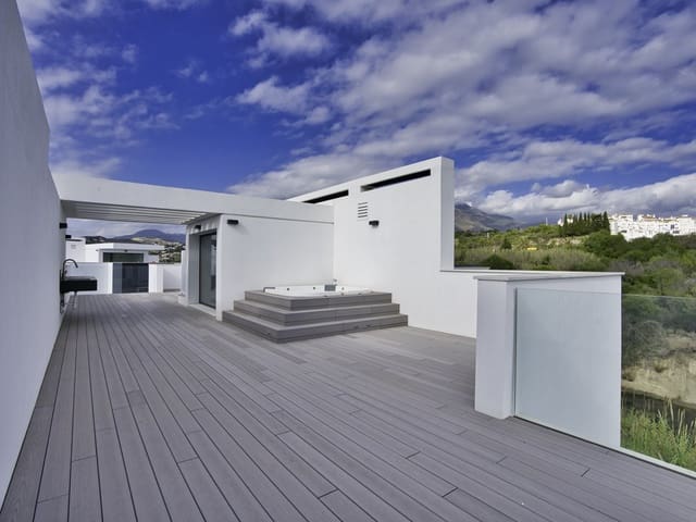 Image No.4-4 Bed Townhouse for sale