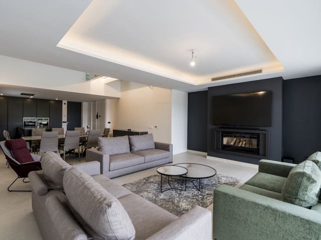 Image No.8-4 Bed Townhouse for sale