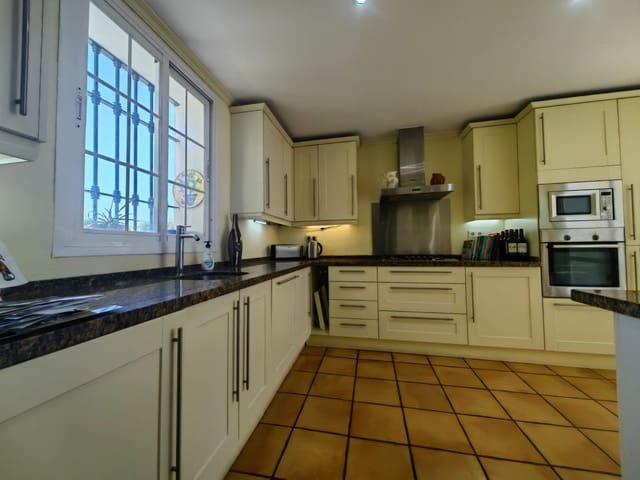 Image No.10-3 Bed Villa for sale