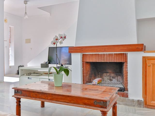 Image No.14-4 Bed Townhouse for sale
