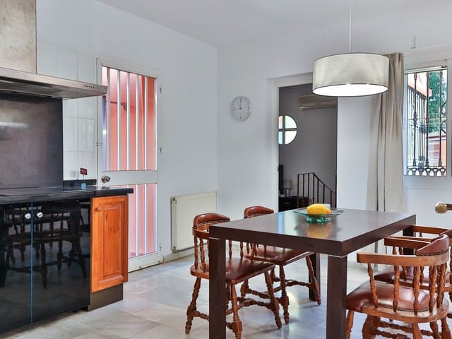 Image No.17-4 Bed Townhouse for sale