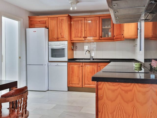 Image No.19-4 Bed Townhouse for sale