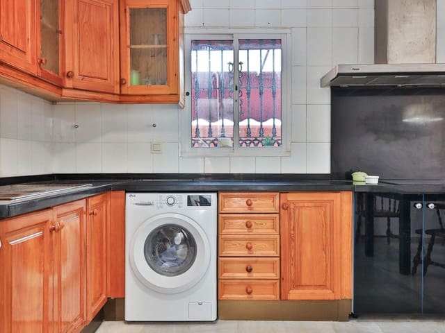 Image No.20-4 Bed Townhouse for sale