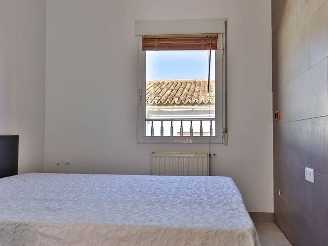 Image No.24-4 Bed Townhouse for sale