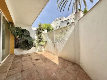 x-257563834