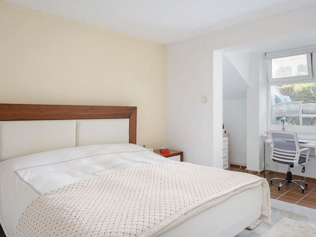 Image No.21-3 Bed Townhouse for sale
