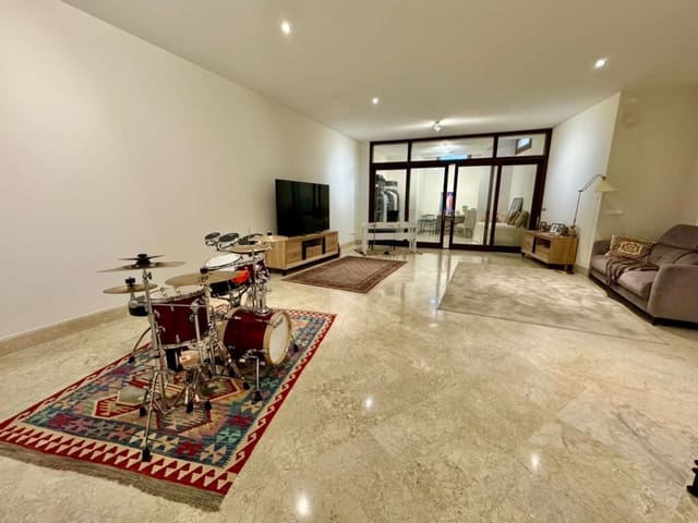 Image No.13-3 Bed Apartment for sale