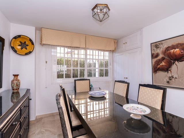Image No.10-3 Bed Townhouse for sale
