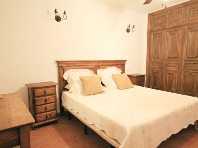 Image No.18-5 Bed Country House for sale