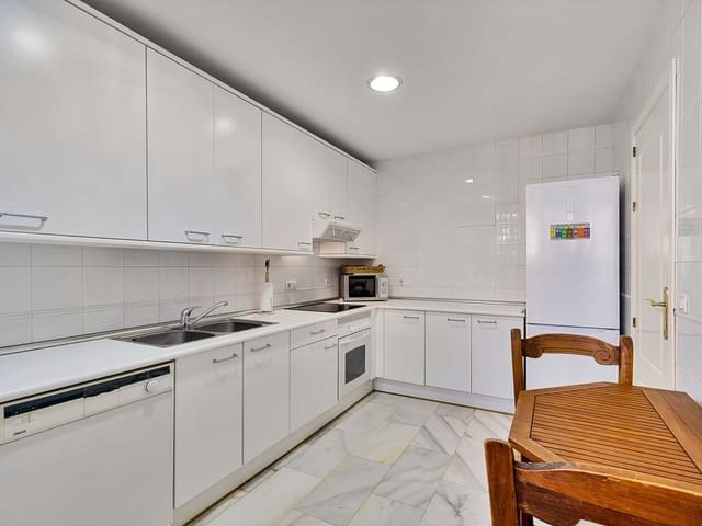 Image No.8-3 Bed Townhouse for sale