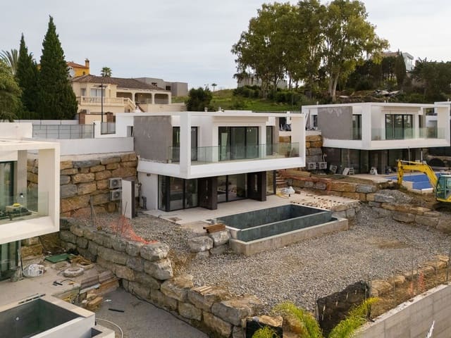 Image No.7-Villa de 4 chambres à vendre à Estepona