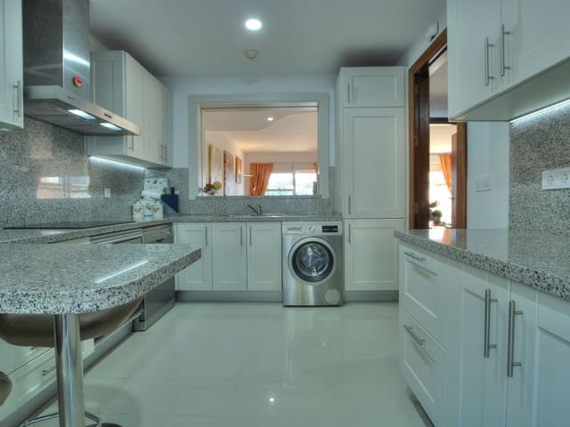 Image No.13-3 Bed Townhouse for sale