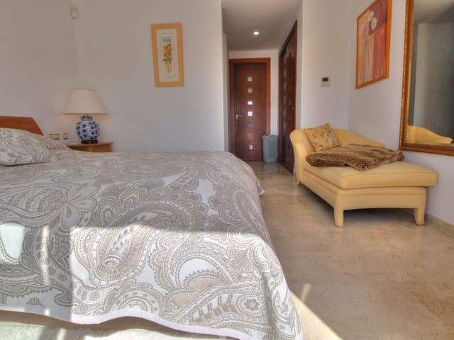 Image No.16-3 Bed Townhouse for sale