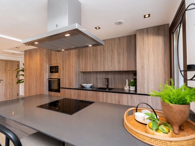 Image No.18-3 Bed Apartment for sale