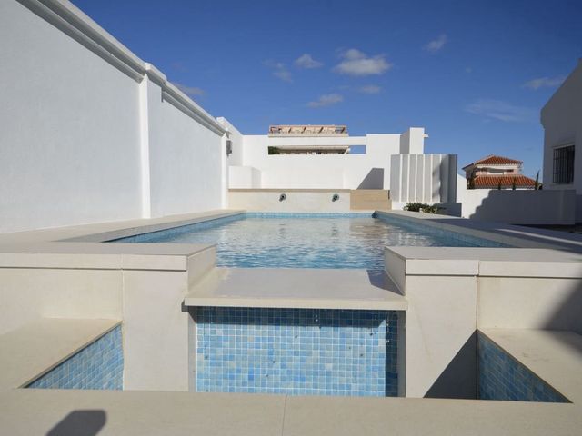 Image No.10-4 Bed Villa for sale