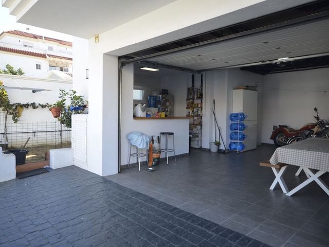 Image No.19-4 Bed Villa for sale