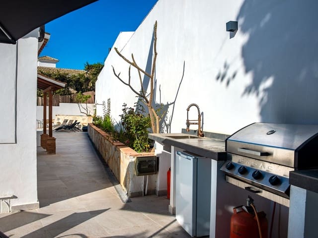 Image No.18-5 Bed Villa for sale