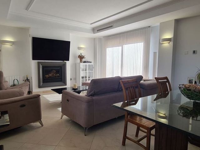Image No.9-3 Bed Villa for sale
