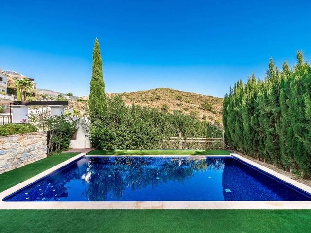 Image No.3-5 Bed Villa for sale