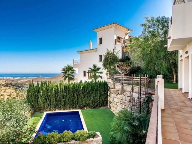Image No.5-5 Bed Villa for sale