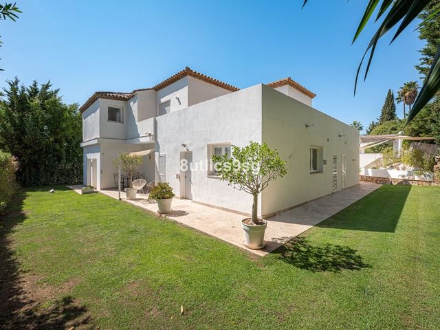 Image No.2-5 Bed Villa for sale