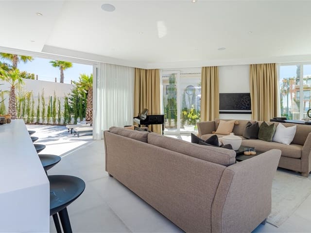 Image No.16-9 Bed Villa for sale