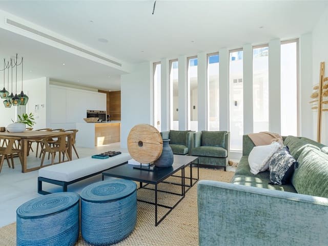 Image No.18-9 Bed Villa for sale