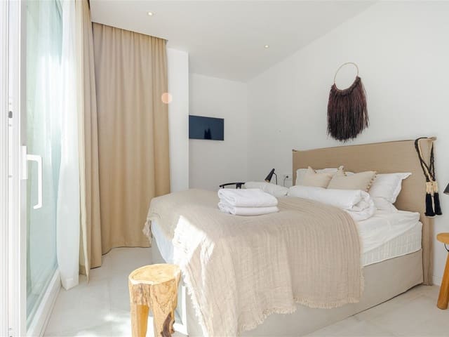 Image No.26-9 Bed Villa for sale