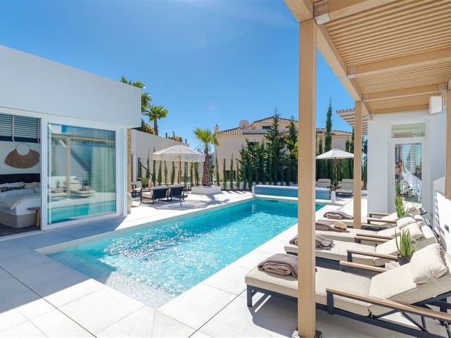 Image No.4-9 Bed Villa for sale