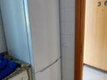 x-256114898
