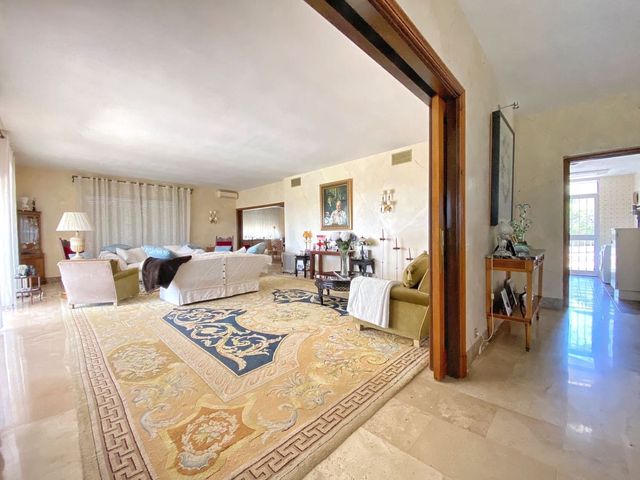 Image No.12-4 Bed Villa for sale