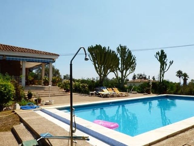 Image No.2-4 Bed Villa for sale