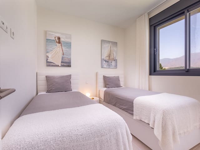 Image No.15-3 Bed Apartment for sale