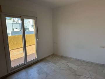 x-284801793