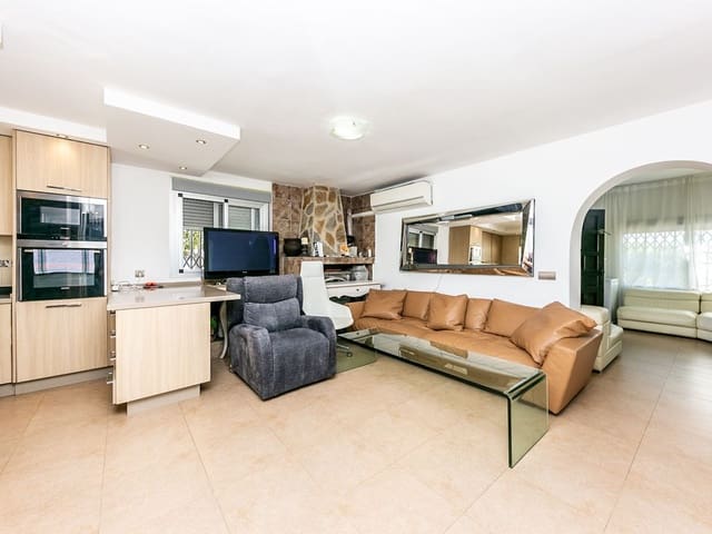 Image No.8-10 Bed Country House for sale