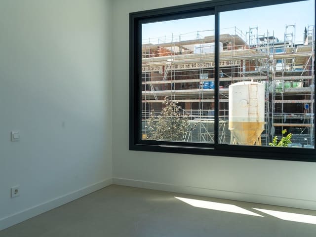 Image No.10-3 Bed Townhouse for sale