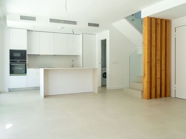 Image No.6-3 Bed Townhouse for sale