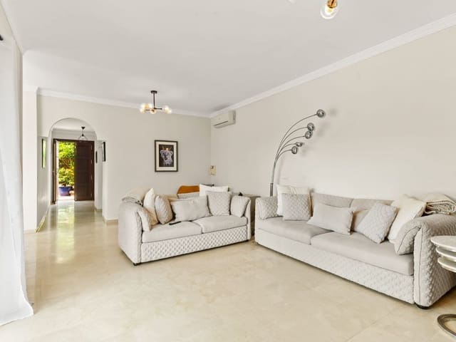 Image No.8-3 Bed Villa for sale