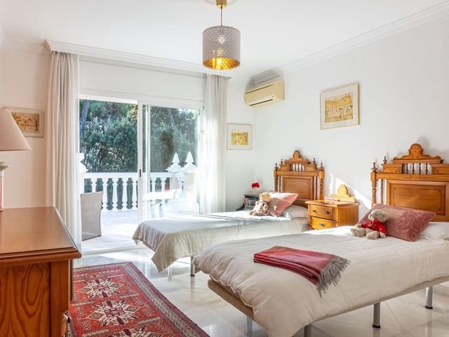 Image No.11-5 Bed Villa for sale