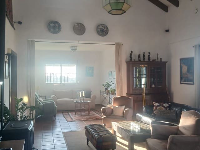 Image No.8-4 Bed Country House for sale