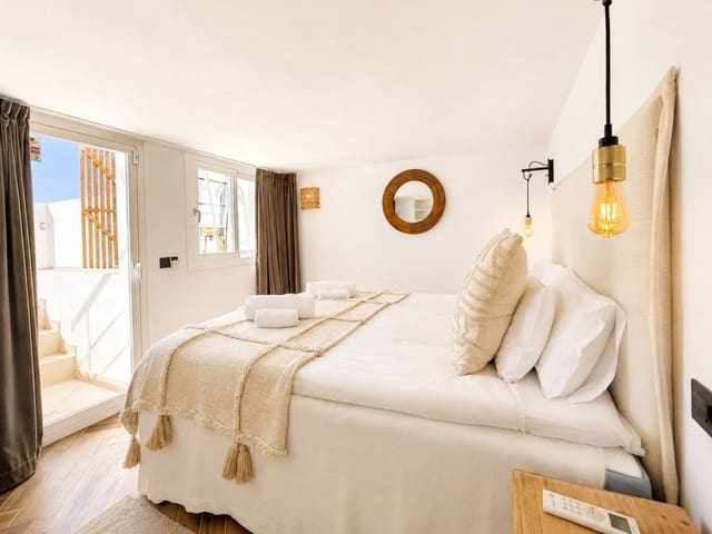 Image No.14-2 Bed Townhouse for sale