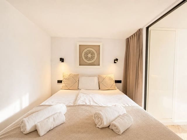 Image No.18-2 Bed Townhouse for sale