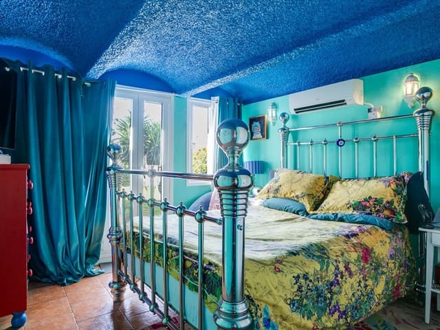 Image No.11-3 Bed Townhouse for sale